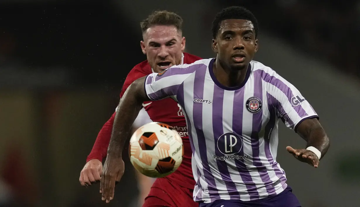 Toulouse merangsek ke posisi 2 dengan torehan 7 poin. (AP Photo/Thibault Camus)