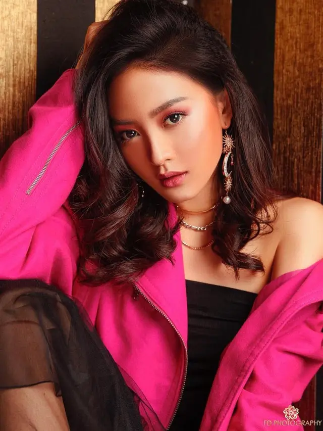 Biasa Natural, 6 Potret Natasha Wilona dengan Makeup Tebal Ini Bikin Pangling