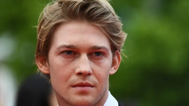 [Bintang] Joe Alwyn