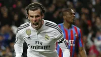 Bintang Real Madrid Gareth Bale merayakan gol ke gawang Levante (reuters)