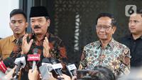 Menko Polhukam Hadi Tjahjanto memberi keterangan terkait pertemuan dengan Mahfud Md di Jakarta, Kamis (22/2/2024). (Liputan6.com/Angga Yuniar)
