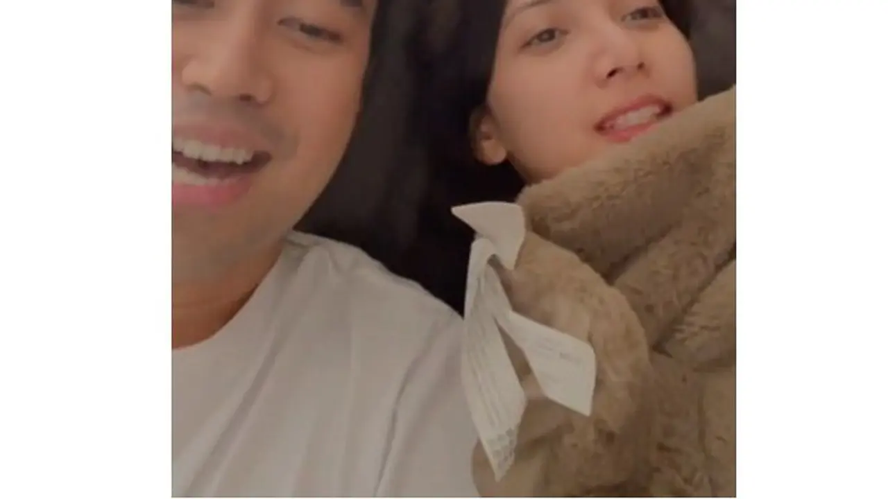 7 Potret Vidi Aldiano dan Sheila Dara Usai Menikah, Pilih Kerja Dibanding Honeymoon