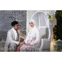 Foto maternity tampaknya sudah menjadi tren. Memang banyak orang tidak ingin mengabadikan momen berharga ini. Begitu juga dengan kaum selebriti, salah satunya adalah Adhitya Putri. (Foto: instagram.com/malibu62studio)