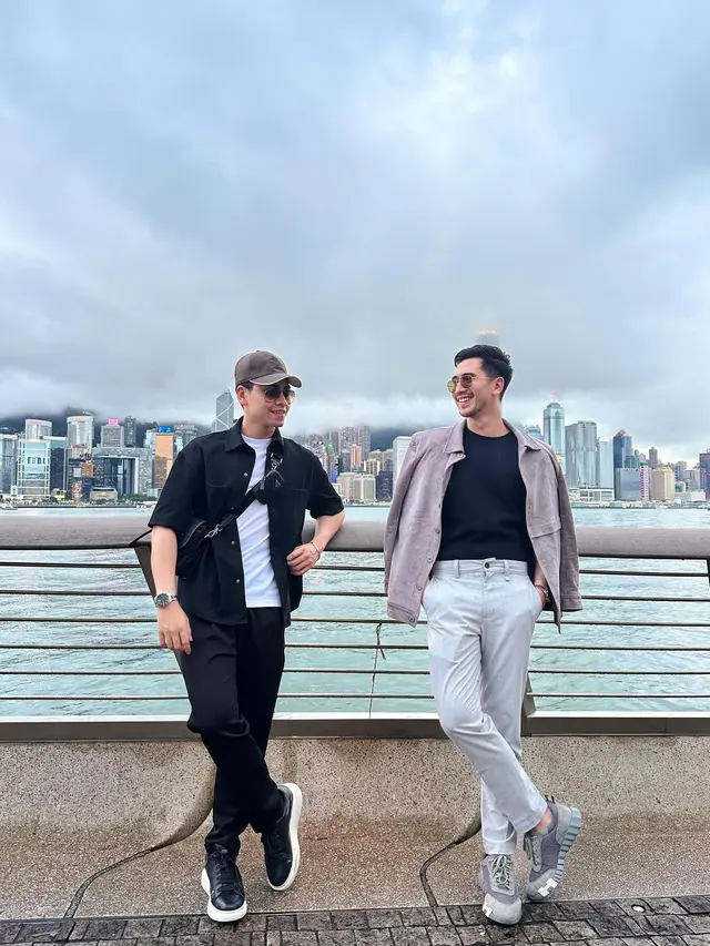 7 Momen Verrell Bramasta Liburan Ke Hong Kong, Hadiah Untuk Adik Tiri Usai Sunat