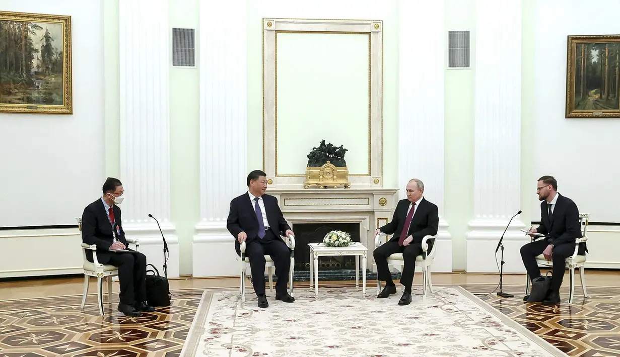 Beberapa waktu lalu, Kementerian Luar Negeri China mengonfirmasi bahwa perang Ukraina akan menjadi bagian inti dari pembicaraan kedua kepala negara. (Russian Presidential Press Office via AP)