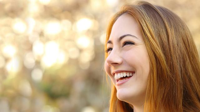 Gambar Wanita  Bahagia  foto  cewek cantik