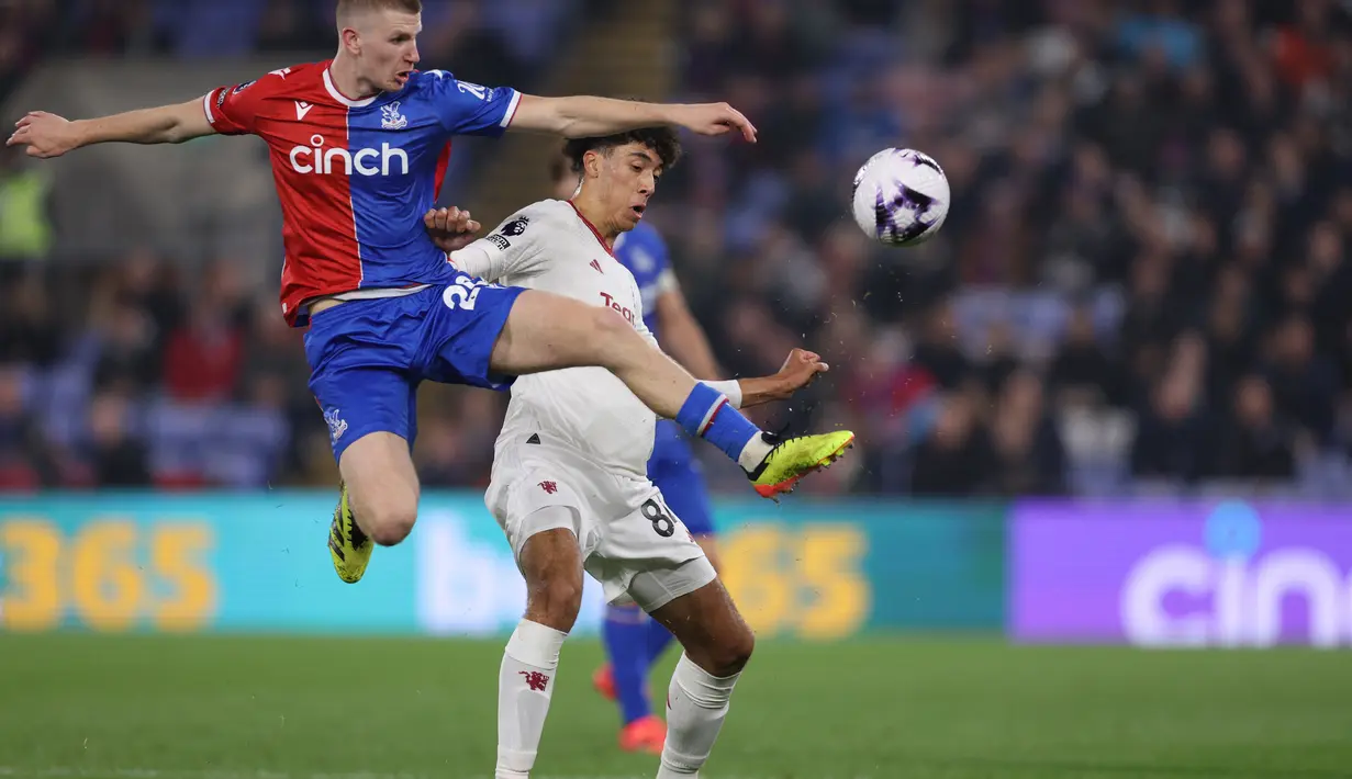 Crystal Palace sukses menghajar Manchester United dengan skor telak 4-0. (Adrian DENNIS / AFP)