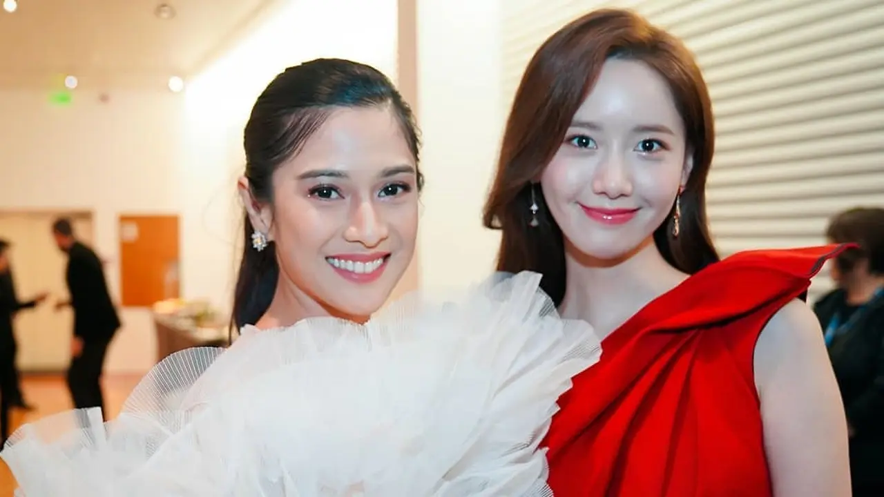 Potret Dian Sastrowardoyo Bareng Yoona SNSD