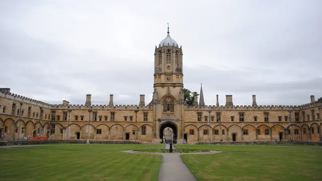 Mahasiswa Oxford University Tuai Kecaman usai Menurunkan Foto Ratu Elizabeth II dari Ruang Kampus