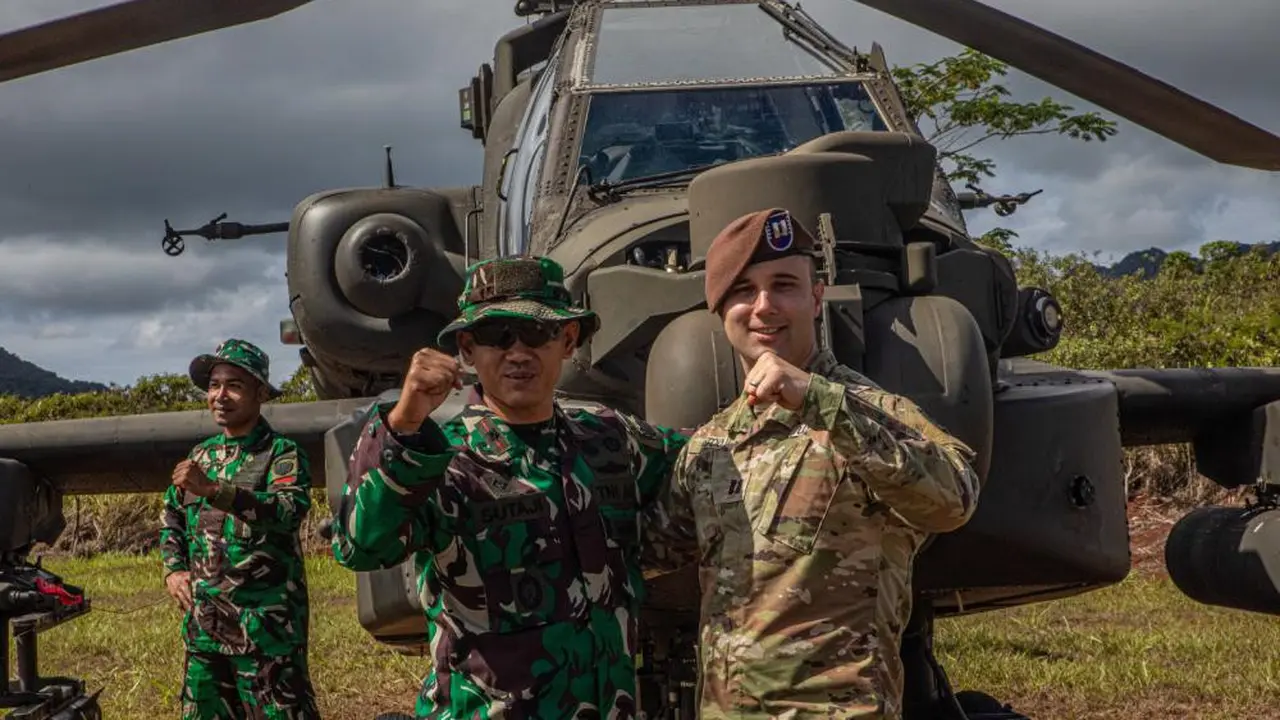 Tentara Republik Indonesia dan Amerika Serikat pada acara upacara pembukaan Joint Pacific Multinational Readiness Training Center (JPMRC), Oktober 2022.