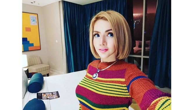 Habiskan Rp 50 Juta per Bulan Untuk Infus, Ini 6 Penampilan Glowing Barbie Kumalasari (sumber: Instagram.com/barbiekumalasari)