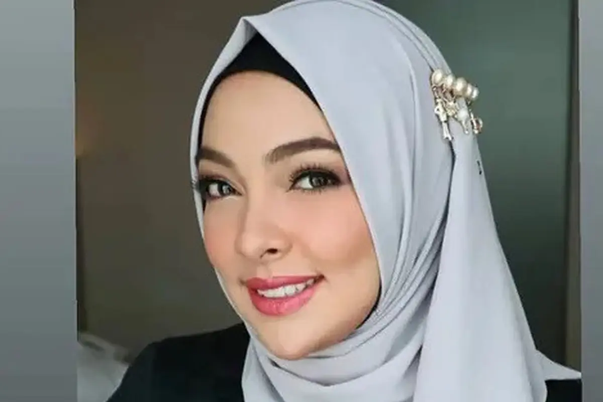 Reisa Broto Asmoro Berhijab