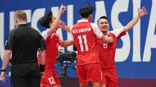 Pemain Timnas Futsal Indonesia, Samuel Eko, merayakan gol yang dicetaknya ke gawang Jepang pada semifinal Piala Asia Futsal 2026 di Indonesia Arena, Jakarta, Kamis (5/2/2026). (Bola.com/Bagaskara Lazuardi)