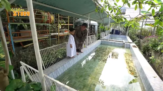 Potret Halaman Rumah Mamah Dedeh di Ciseeng (YouTube deHakims Story)