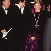 Menangkan lelang kalung salib ikonik Putri Diana, Kim Kardashian justru tuai kritik netizen. @Sothebys.