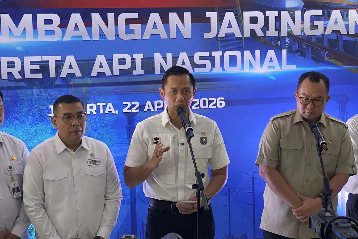 Menteri Koordinator Bidang Infrastruktur dan Pembangunan Kewilayahan, Agus Harimurti Yudhoyono (AHY) di Stasiun Tanah Abang, Rabu (22/4/2026). (Liputan6.com/Tian)