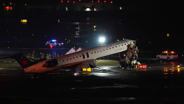 Kecelakaan Pesawat di Bandara LaGuardia New York, Dua Orang Tewas