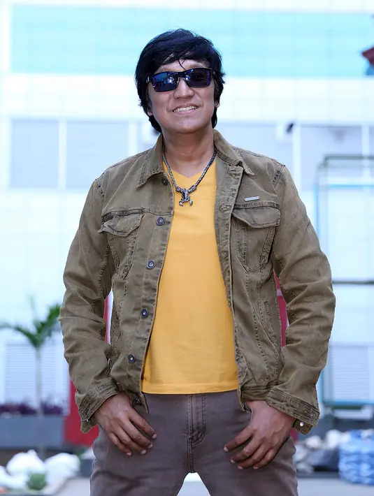 "Buat saya, yang penting selama saya hidup bertanggung jawab atas keselamatan anak gue. Percaya itu beda dengan khawatir," kata Ikang Fawzi di kawasan Tendean, Jakarta Selatan, Jumat (16/9). (Nurwahyunan/Bintang.com)