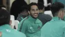 Striker naturalisasi Indonesia, Ezra Walian, menghadiri acara pelepasan Timnas Indonesia U-22 di Makostrad, Jakarta, Kamis (10/8/2017). PSSI resmi melepas para atlet untuk berlaga di Sea Games 2017 Malaysia. (Bola.com/M Iqbal Ichsan)