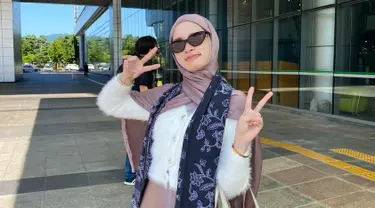 Melalui akun Instagram, Inara Rusli tampak mengunggah momen selama berada di Korea Selatan. Dirinya berkunjung ke Korea Selatan guna memenuhi undangan untuk ikut dalam kampanye kebaikan. (Liputan6.com/IG/@mommy_starla)