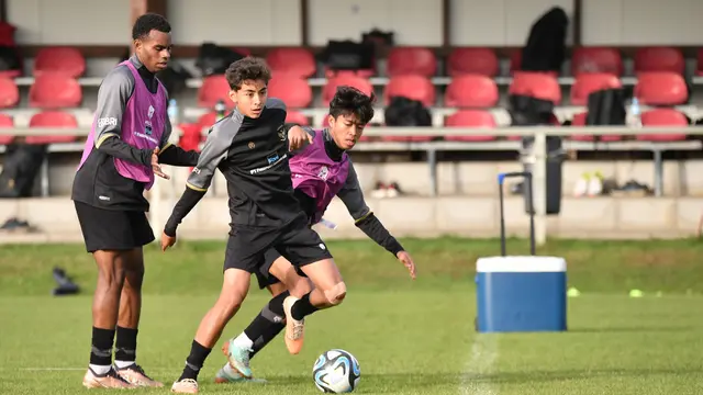 Foto: Melihat Persaingan 3 Pemain Diaspora saat Timnas Indonesia U-17 TC di Jerman