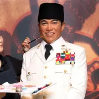 Patung lilin Soekarno menyapa ramah kepada setiap pengunjung yang datang ke museum Madame Tussauds Hong Kong