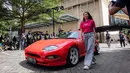 Puncak kemeriahan acara Supreme Girls 2 On 2 Basketball Competition itu berlangsung saat sejumlah pemain basket putri Indonesia bertanding. Mereka datang diantar menggunakan mobil-mobil custom. (Bola.com/Bagaskara Lazuardi)