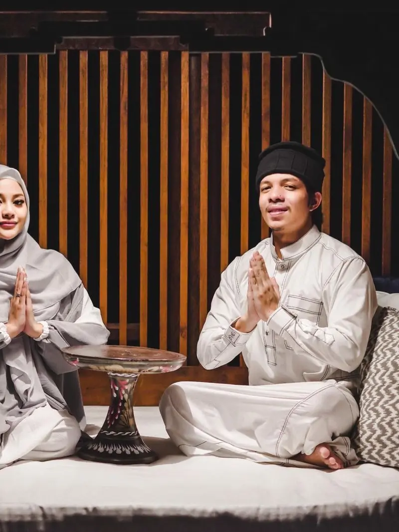 Bagikan Potret Ramadhan Pertama bareng Atta Halilintar, Penampilan Aurel Hermansyah Berhijab Curi Perhatian