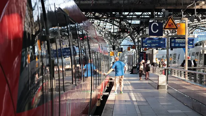 Ilustrasi kereta api