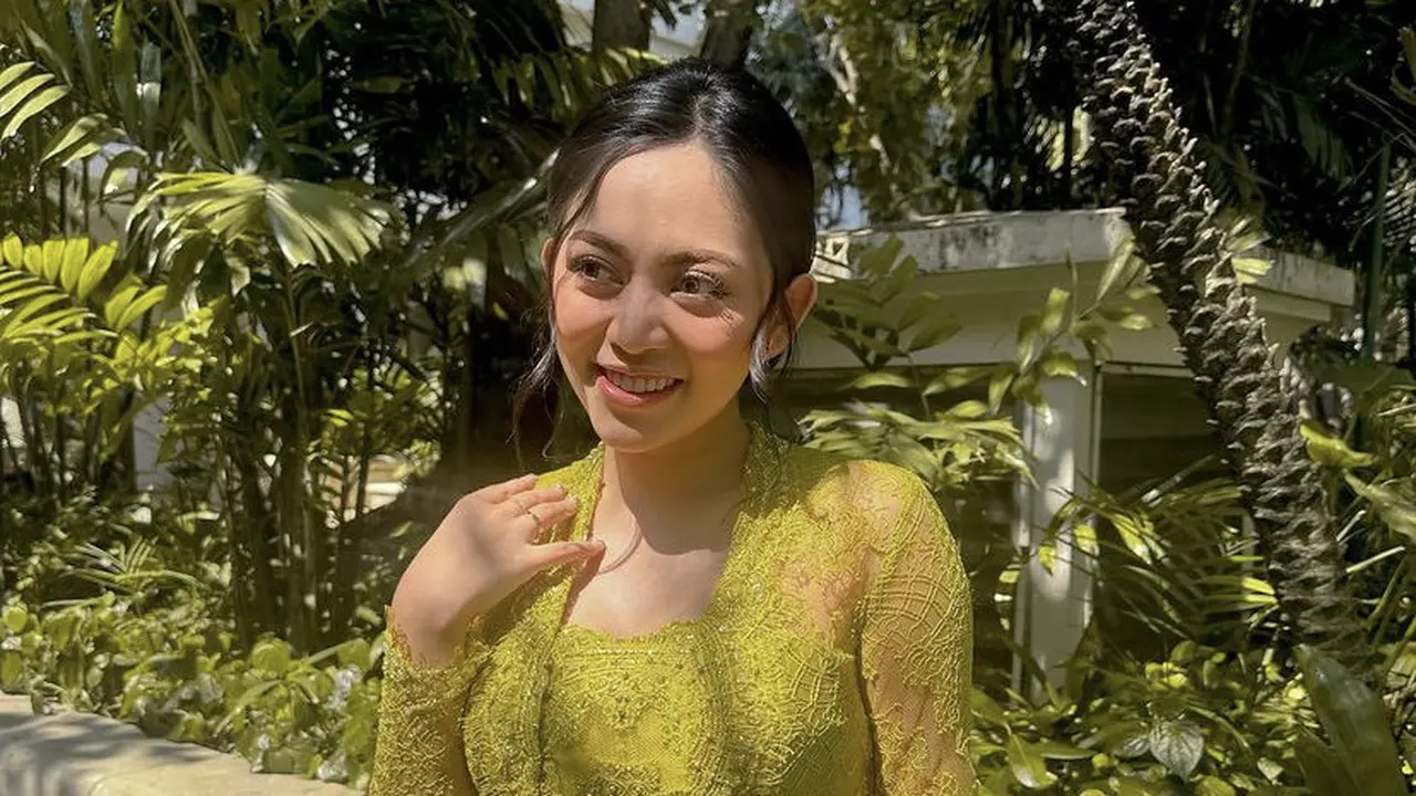 Penampilan Rachel Vennya Jadi Bridesmaid
