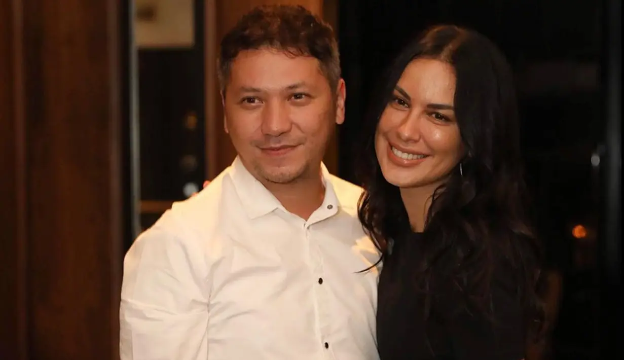 Mesranya Gading Marten dan Sophie Latjuba saat perayaan ulang tahun Gading pada (8/5/2019) di Ivy Restaurant, Jakarta Selatan (Liputan6.com/IG/gadiiing)