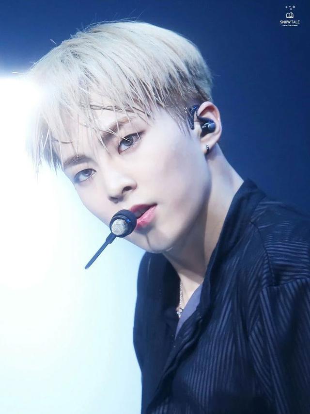 Jadi Anggota Pertama, Ini 5 Potret Xiumin EXO Sebelum Jalani Wajib Militer