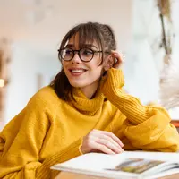 ilustrasi perempuan mandiri/Dean Drobot/Shutterstock