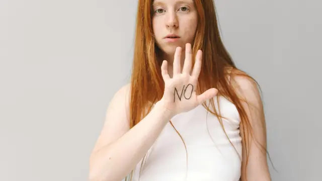 1. Penolakan (Denial)