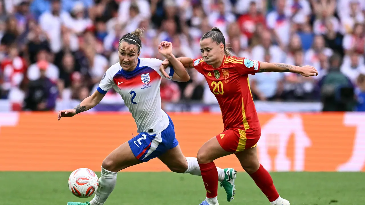 Lucy Bronze