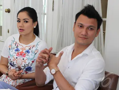Christian Sugiono dan Titi Kamal berbagi cerita di Penang Bistro, Oakwood, Mega Kuningan. Jakarta (2/9/2014) (Liputan6.com/Gilar Dhani)