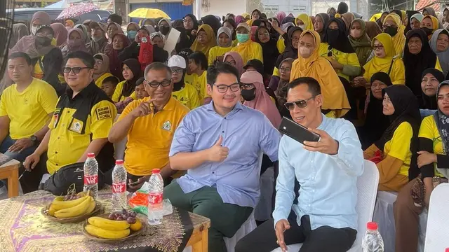 Anggota DPR RI dari Fraksi Partai Golkar Ravindra Airlangga bersama bakal calon bupati Kabupaten Bogor Ade Ruhandi atau akrab disapa Jaro Ade