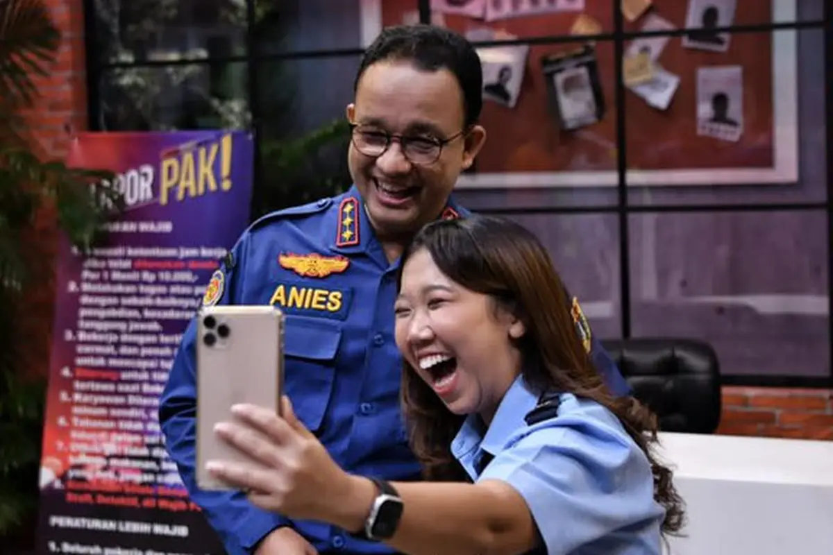 Anies Baswedan dan Kiky Saputri. (Foto: Dok Twitter @aniesbaswedan)