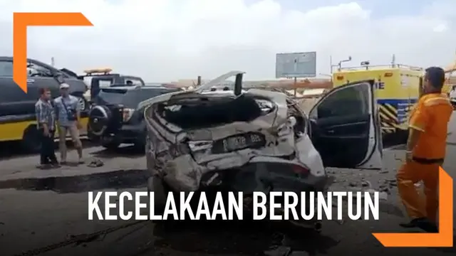 Kecelakaan beruntun yang melibatkan empat mobil terjadi di Jalan Tol JORR di KM 9.400. Satu orang tewas dalam kecelakaan ini.