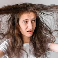 Ilustrasi Rambut Kusam / by freepik