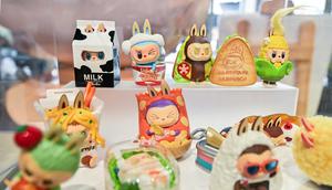 Boneka Labubu. (dok. Martin LELIEVRE / AFP)