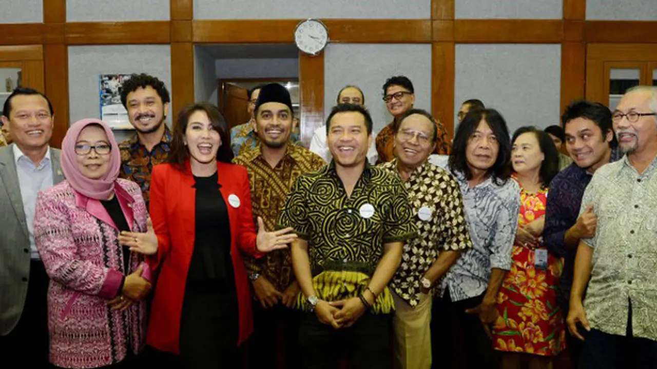  Dengan adanya aturan tentang permusikan, negara dituntut hadir untuk mengurus bidang musik.