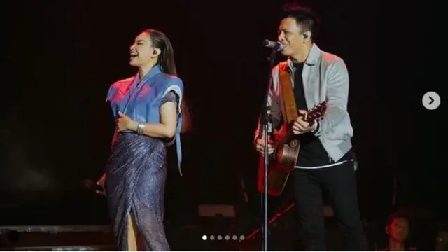 Busana Panggung Rossa