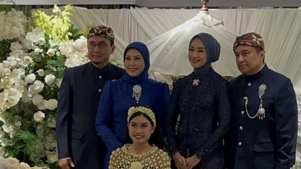 6 Gaya Namira Adjani Putri Sulung Alya Rohali Kenakan Kebaya hingga Dress saat Siraman dan Pengajian Jelang Pernikahan