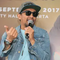 Bicara soal cinta, Glenn Fredy merupakan salah satu penyanyi Indonesia yang kisah asmaranya menjadi perhatian publik. Pasca putus dari Aura Kasih, Glenn memang terlihat belum memiliki kekasih lagi.  (Adrian Putra/Bintang.com)