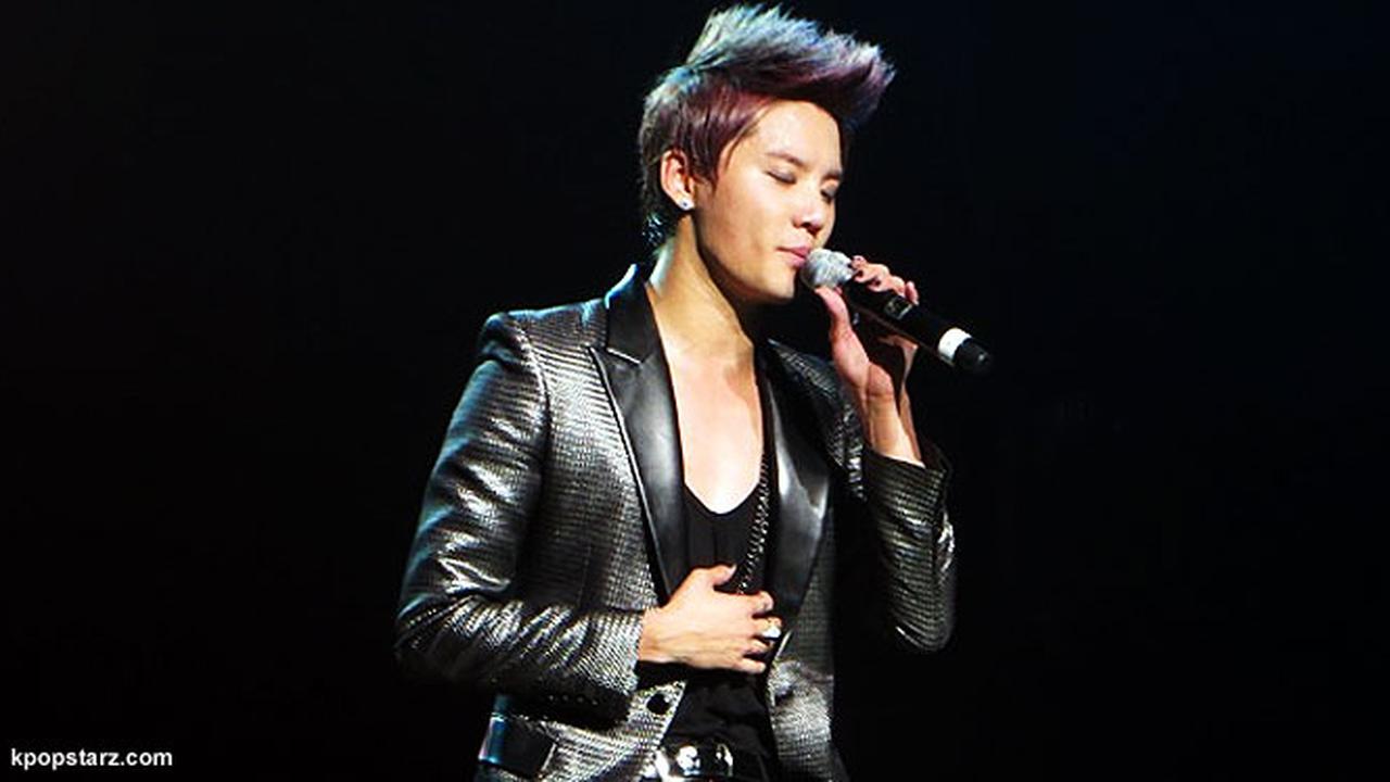 Di Cina, Junsu Kalahkan Justin Bieber