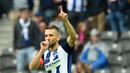 Pemain Hertha Berlin, Vedad Ibisevic berada pada posisi kelima klasemen sementara top scorer Bundesliga, Vedad telah mencetak 11 gol hingga pekan ke-25. (EPA/Maurizio Gambarini)