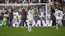 Pemain Real Madrid, Luka Modric merayakan gol ke gawang Barcelona pada laga Liga Spanyol 2022/2023 di Santiago Bernabeu Stadium, Madrid (16/10/2022). Real Madrid menjadi klub Spanyol yang paling sering mengalahkan Barcelona di semua ajang. Dari total 252 laga, Barcelona tercatat kalah 102 kali dan menang dalam 99 laga. (AFP/Pierre-Philippe Marcou)