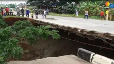 Banjir yang meluas di Kota Cilegon berdampak pada ambruknya jembatan lintas lingkar selatan di Kota Cilegon.