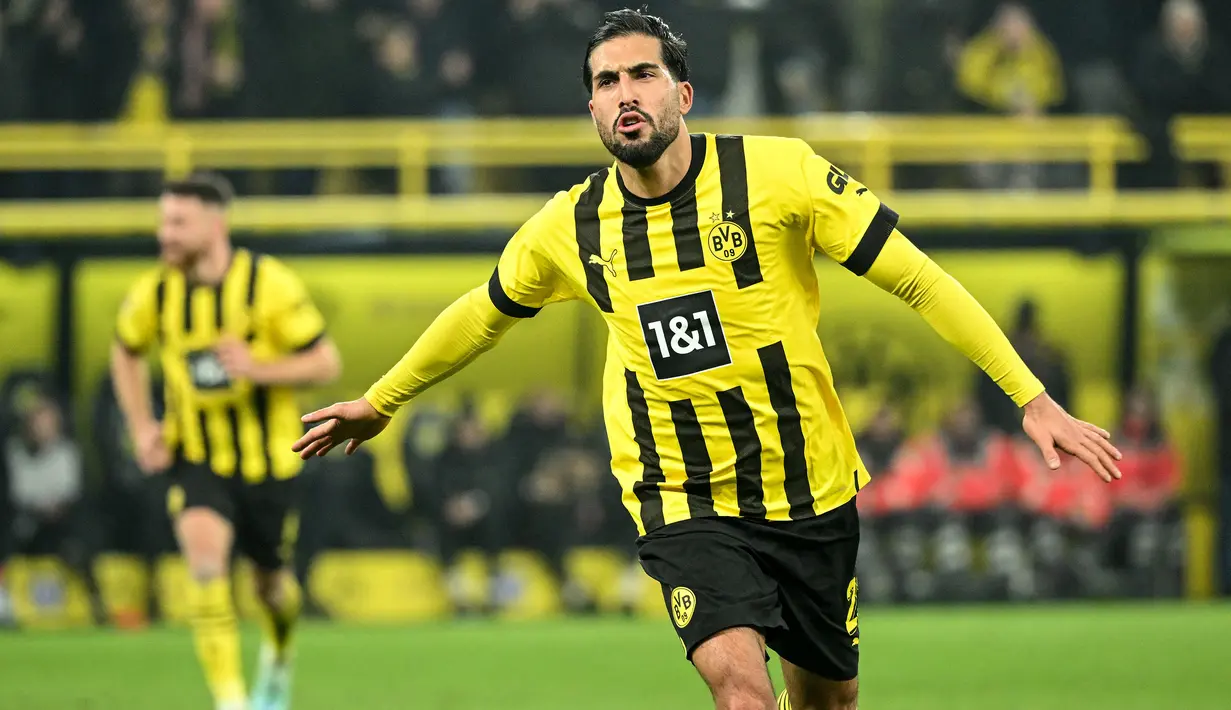 Emre Can yang kini tengah menjalani musim keempat bersama Borussia Dortmund tercatat pernah membela Timnas Jerman U-17 saat berlaga pada ajang Piala Dunia U-17 edisi 2011 di Meksiko. Emre Can mampu membawa Timnas Jerman U-17 menduduki peringkat ketiga setelah menang 4-3 atas Brasil di laga perebutan tempat ketiga. Selain Borussia Dortmund, ia juga pernah membela Bayern Munchen, Bayer Leverkusen, Liverpool dan Juventus di level klub. (AFP/Ina Fassbender)